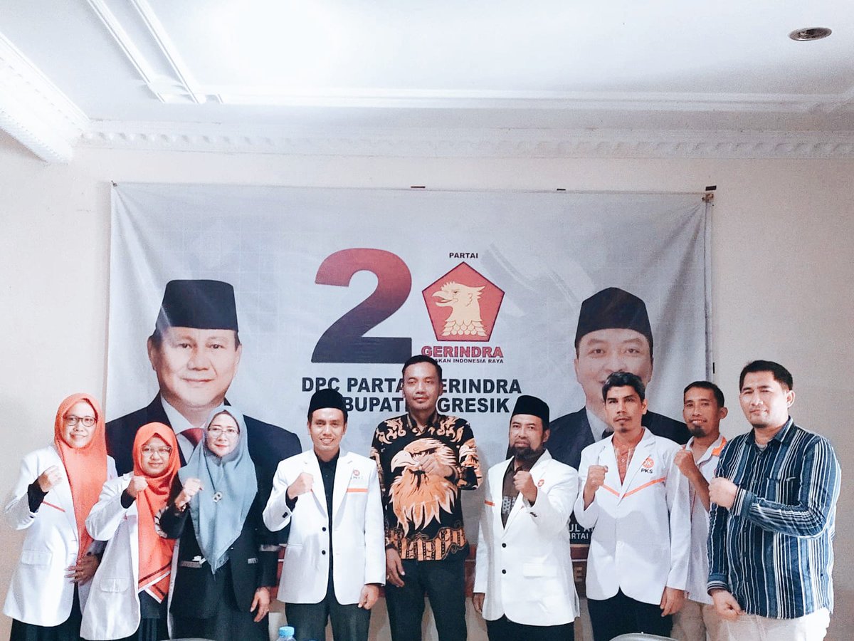 pksgresik's tweet image. DPD PKS Kabupaten Gresik bersilaturahim ke kantor DPC Partai Gerindra Gresik, Rabu, 12 November 2025.
Rombongan PKS dipimpin langsung oleh Ketua DPD PKS Gresik, Muchlisin, dan diterima oleh Sekretaris DPC Gerindra, Nur Sa’idah serta anggota DPRD Dapil 4 Muchamad Zaifudin