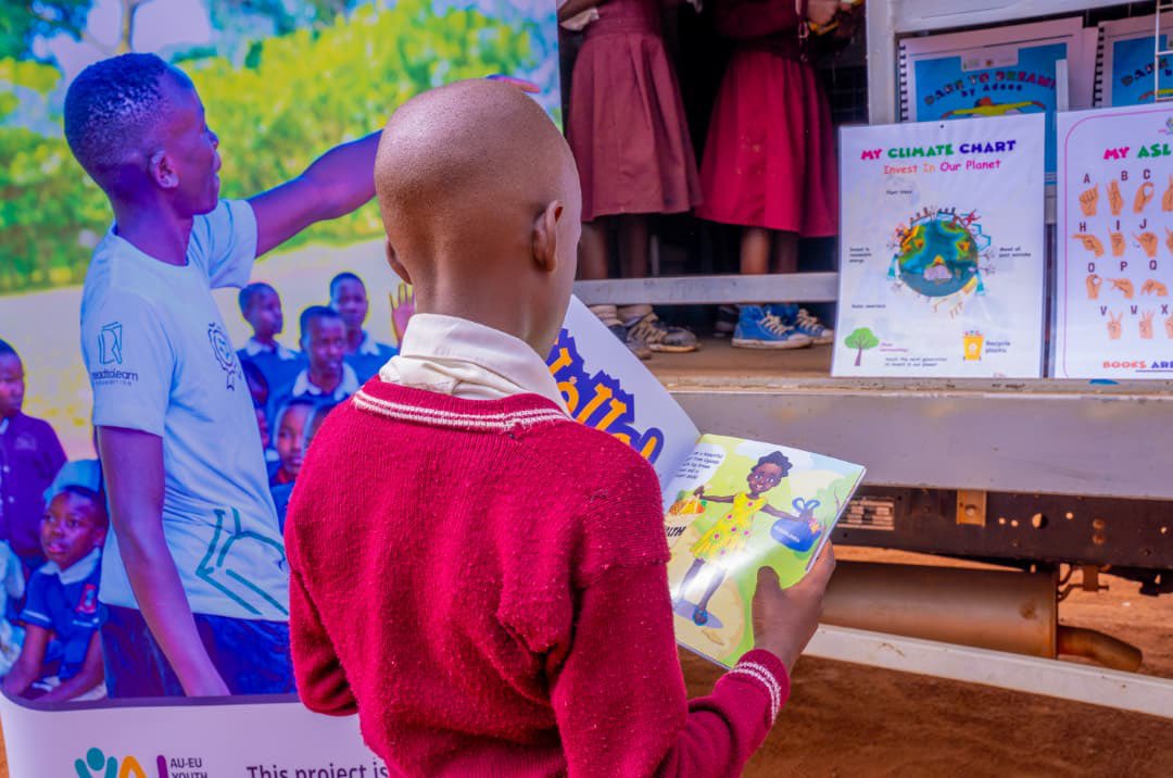 ReadtoLearn01's tweet photo. Stories on wheels!
Every stop brings us closer to a child discovering the magic of reading.
We’re not just getting delivering books, we’re delivering dreams. 35,000+ children reached,and we’re just getting started!
#BooksInMotion #EveryChildABook #literacy https://t.co/jcLa9Wyamv