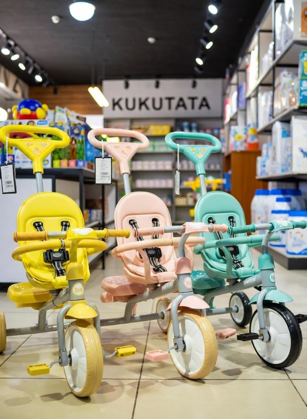 Kukutata_OnLine's tweet photo. ¿Tu pequeño está aprendiendo a dar sus primeras pedaladas?

Pues en Kukutata encontrarás una amplia gama de triciclos infantiles al mejor precio.

¡Aprovecha nuestras rebajas de Black Friday y ahorra en Kukutata! https://t.co/9u3f7adXLV
