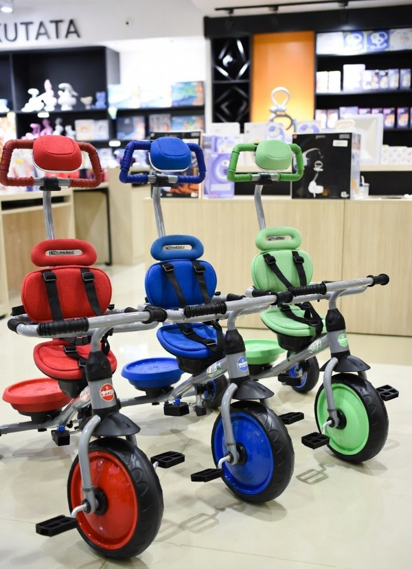 Kukutata_OnLine's tweet photo. ¿Tu pequeño está aprendiendo a dar sus primeras pedaladas?

Pues en Kukutata encontrarás una amplia gama de triciclos infantiles al mejor precio.

¡Aprovecha nuestras rebajas de Black Friday y ahorra en Kukutata! https://t.co/9u3f7adXLV