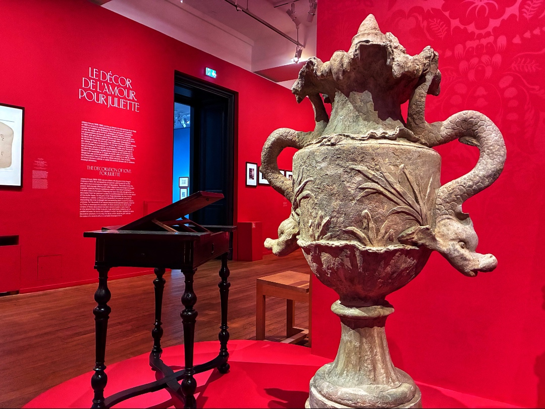 sortirapariscom's tweet photo. Tout le monde connait le Victor Hugo poète mais saviez-vous qu'il était aussi décorateur ? Une facette à découvrir dans une nouvelle exposition à Paris.

👉 https://t.co/jJVbehUpJ0 https://t.co/kNT0hvykGp