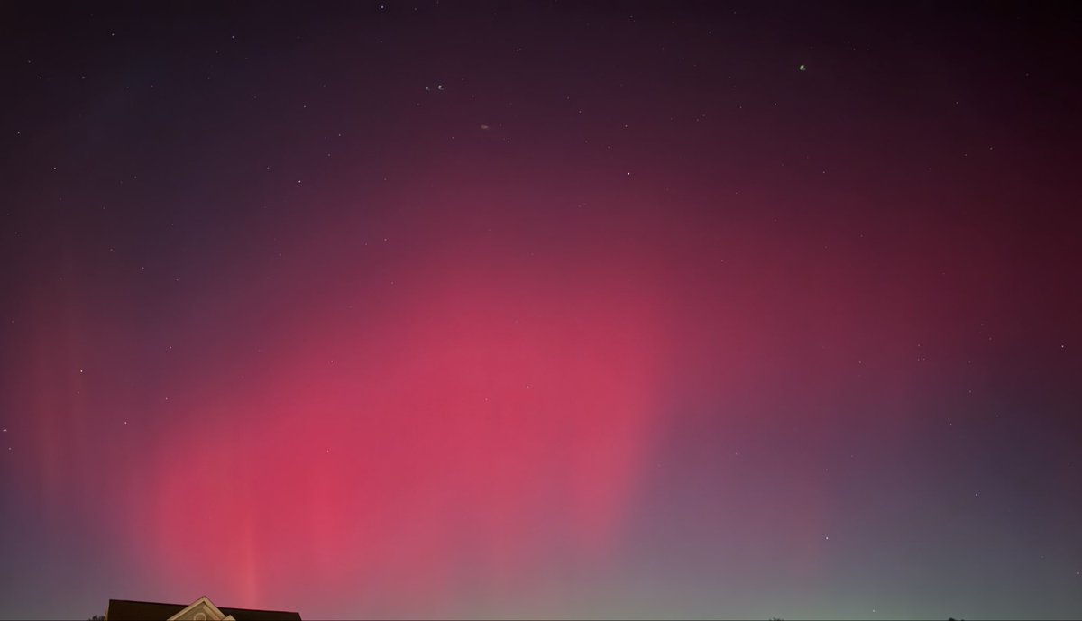 beinw's tweet photo. Northern lights in Kentucky last night. @StephanieAbrams @weatherchannel https://t.co/eCvuFetmuA