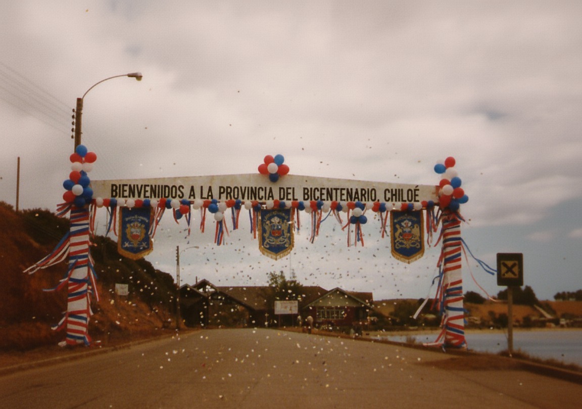 Lo mínimo que esperaría uno que el Estado de Chile hiciera a la entrada de Chiloé, a propósito del Bicentenario
#Chiloé
#Chile
#BicentenarioChiloé