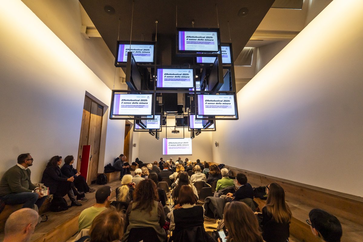 BOOKCITYMILANO's tweet photo. Non dimenticate che stasera al Teatro dal Verme si inaugura ufficialmente #BCM25 con il dialogo tra Colum McCann e Cecilia Sala - una serata da non perdere per entrare nel cuore del tema: Il potere delle idee / le idee del potere.

📸 Di Vincenzo, Braga, Mulinacci https://t.co/IEXBpINZN7