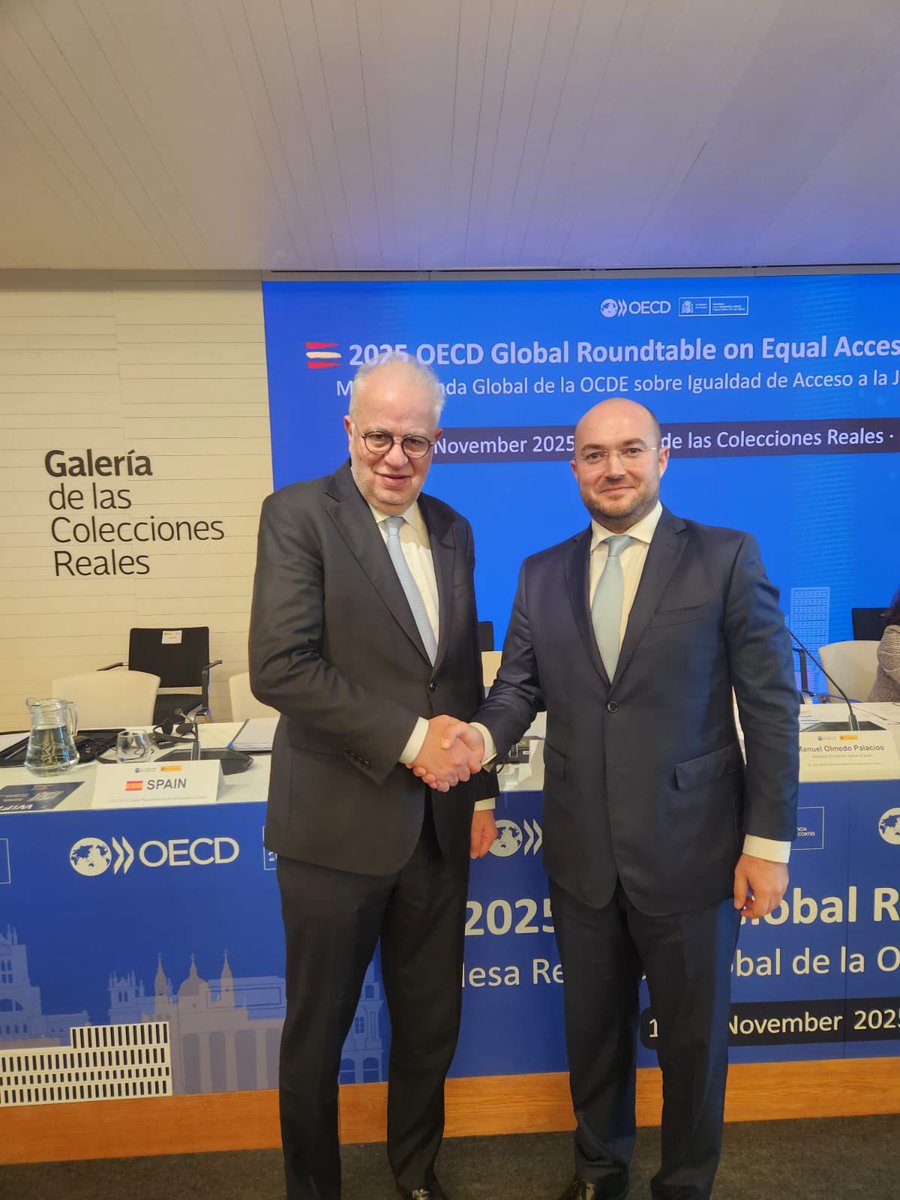 التقى وزير العدل عادل نصار نظيره وزير العدل البلغاري،وذلك على هامش اجتماع منظّمة التعاون الاقتصادي والتنمية (OECD) في مدريد،وبحث معه أهمية  التعاون القضائي بين البلدين، ولا سيما في ما يتعلق بملف انفجار مرفأ بيروت، باعتباره ملفاً مفصلياً للبنان وللبنانيين، وبمسار العدالة في لبنان.