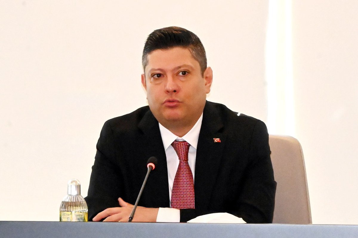 Ayrıca, bölgelerimizdeki örgütlenme çalışmaları ve işyerlerindeki genel durumu da ele aldık. Alınan kararların teşkilatımıza hayırlı sonuçlar getirmesini diliyorum.