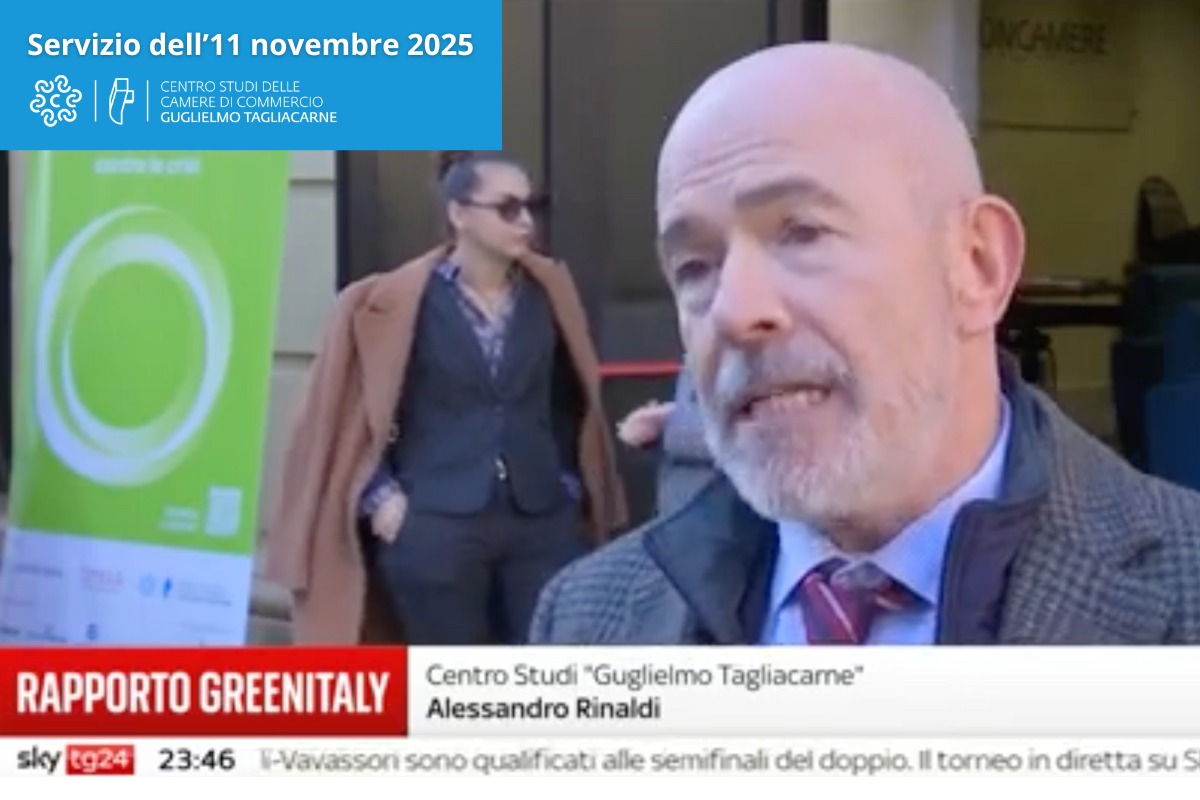 IstTagliacarne's tweet photo. 🎤👤 “Le imprese sono preoccupate: noi le intervistiamo e ci dicono di essere preoccupate sia per le situazioni legate al clima che per le condizioni che le questioni legate all’ambiente comportano per il loro operato”. E’ quanto ha evidenziato Alessandro Rinaldi @alerin2014 , vice direttore generale del Centro Studi Tagliacarne, in un’intervista rilasciata a @SkyTG24  alla giornalista @SilvanaAversa  a margine della presentazione del Rapporto GreenItaly 2025.

➡️ Guarda qui il servizio completo:
https://t.co/Sp2gd5lJIH

@unioncamere