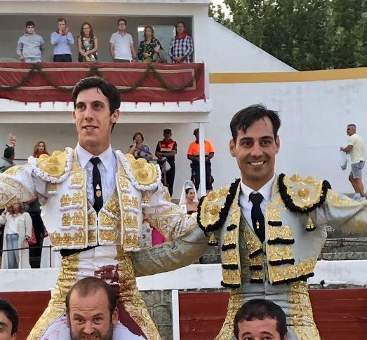 📝 PREMIOS

👉 Triunfadores de 2025 en Sotillo de la Adrada
chicuelinasytafalleras.com/actualidad/tri…