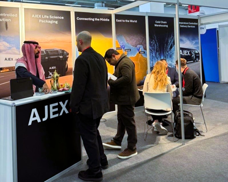 تعزيز الشراكات العالمية في لوجستيات الرعاية الصحية.

قامت القيادة التنفيذية لشركة ايجكس، برئاسة الرئيس التنفيذي للمجموعة محمد البياتي، بالمشاركة في معرض CPHI Worldwide 2025 في ألمانيا، حيث كان للخدمات اللوجستية دور محوري في رسم مستقبل سلاسل توريد الرعاية الصحية.

وانطلاقًا من هذا