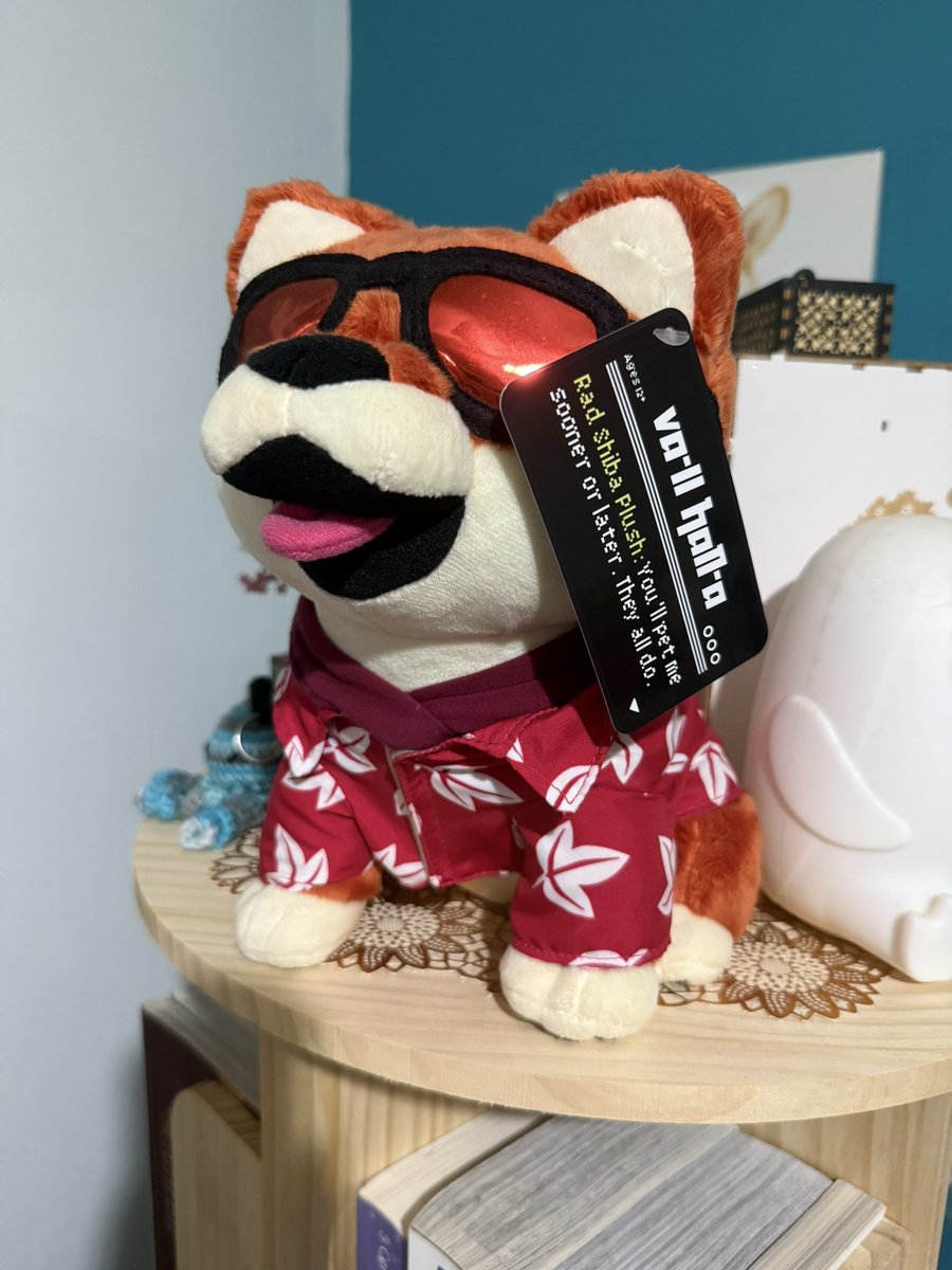 HoshiBarista's tweet photo. HEY YOU 🫵🏽

TELL ME WHAT YOUR FAVORITE PLUSH TOY IS (CAN BE ONE OR MULTIPLE)

BONUS POINTS IF YOU HAVE ONE OR MULTIPLE PICTURES

I only have one of my favorites accessible to me right now, but it’s this Rad Shiba plush from one of my absolute favorite games, VA-11 Hall-A! https://t.co/fLOc9RxCjB