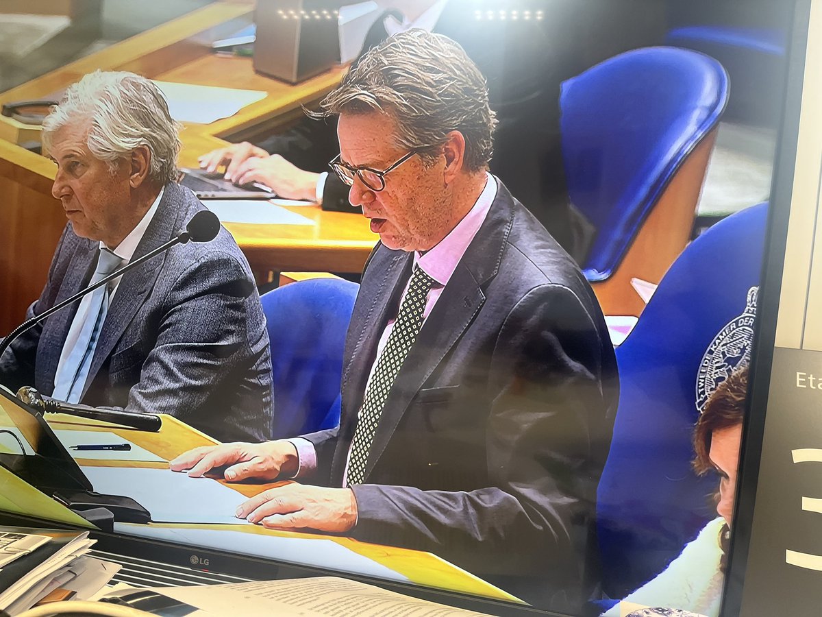 Kamervoorzitter Bosma lijkt bezig aan zijn laatste dagen als voorzitter. De VVD’er Thom van Campen overweegt zich te kandidaat te stellen. GL / pvda’er Mohandis zou ook interesse hebben in de post. Al met al wijst alles erop dat Bosma nooit opnieuw een meerderheid zal krijgen.