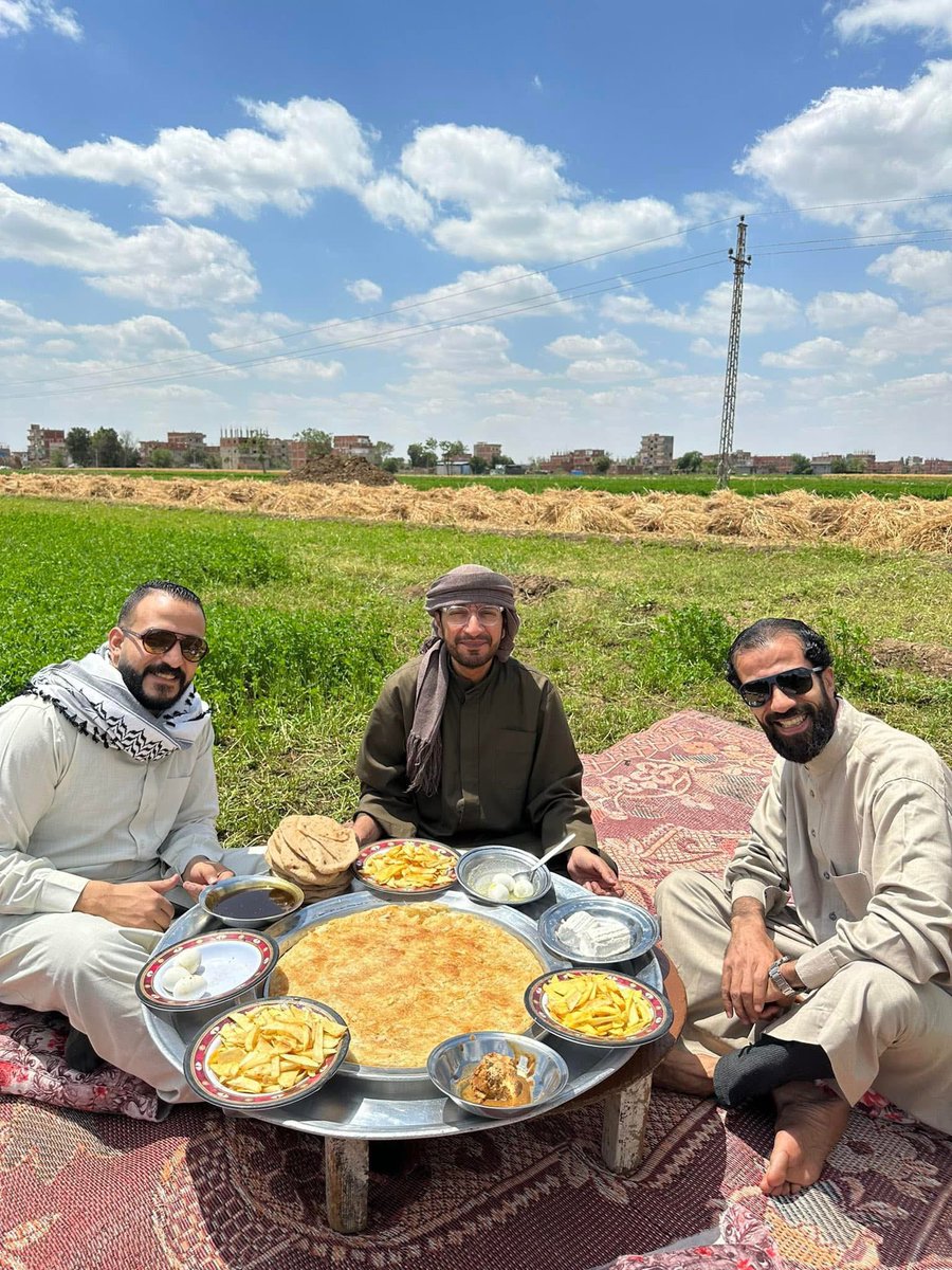 لقيت الجلابيه الفلاحي تريند 
قولت اشارك معكم هذه القطة التصويريه من الريف المصري مع الاستاذ الغالي ( إبراهيم بهزاد ) واخونا الغالي محمود جمال صاحب المزرعه 

الجلابيه الفلاحي فخر ❤️