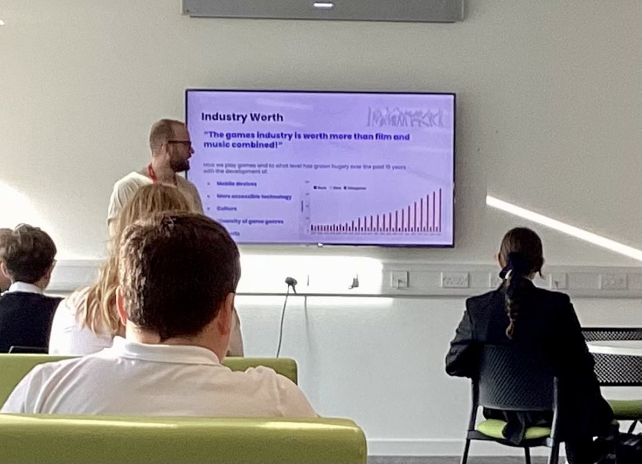 🐻Berwickshire HS Latest Career News!!! 🤝 📣 tweet media
