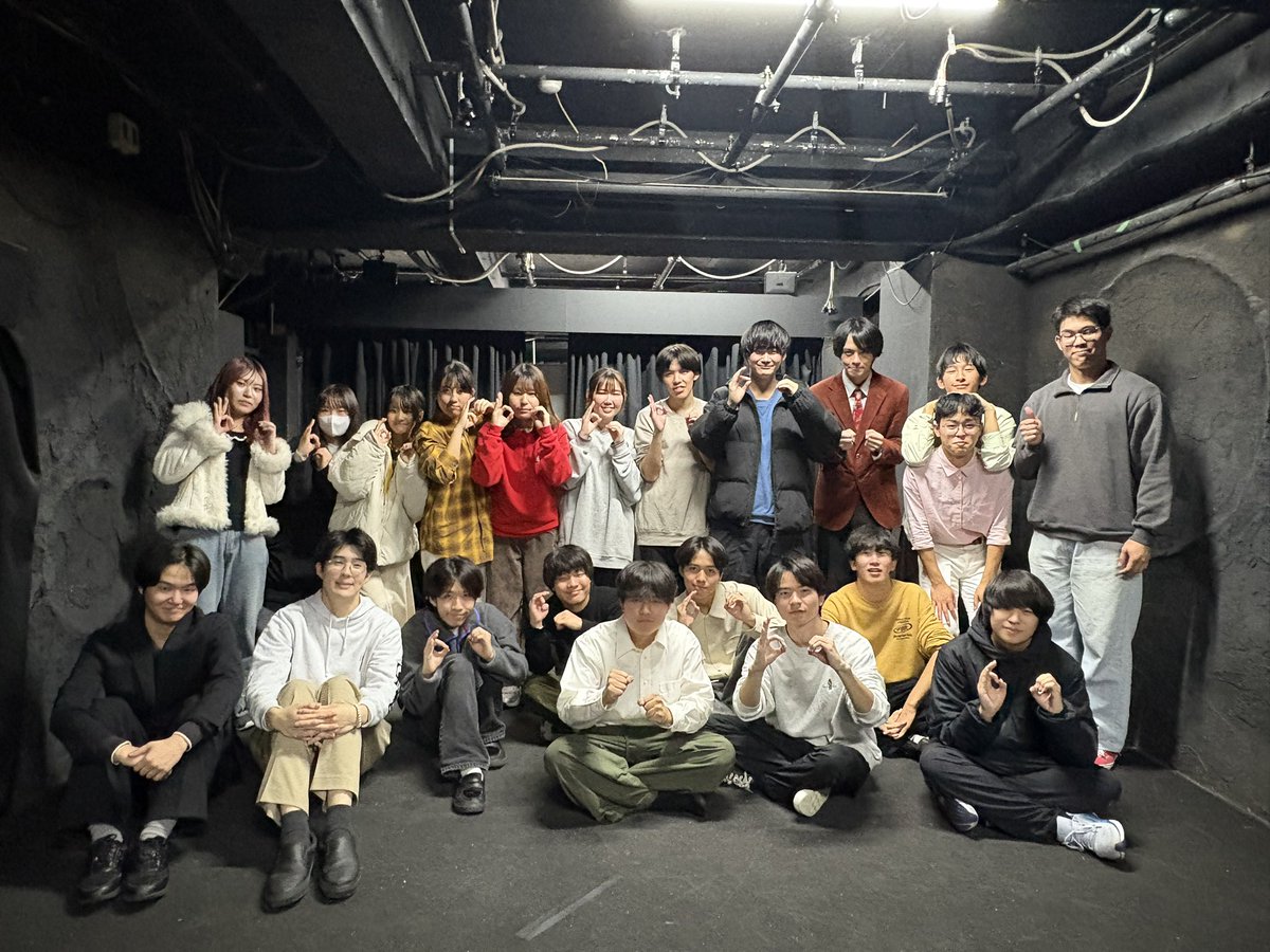 【📣終演📣】
名大落研60期同期ライブ『めちゃくちゃや、もうめちゃくちゃや2』

終演しました💫
ご来場ありがとうございました💥

客席投票の結果、
🥇警察(60期 浅野、岡野、北岡、興梠、小沼、西田、松原、若宮)
🥈よだれ模様(60期 西田、松原、若宮)
🥉あっとマーク(60期 古橋
となりました！