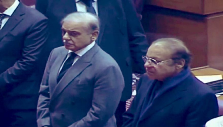 نوازشریف کی اُس 56 سالہ سیاست پر لعنت ہے جس کے بعد بھی حصول ِ اقتدار کے لیے آمریت کے تلوے چاٹنے پڑ رہے ہیں۔