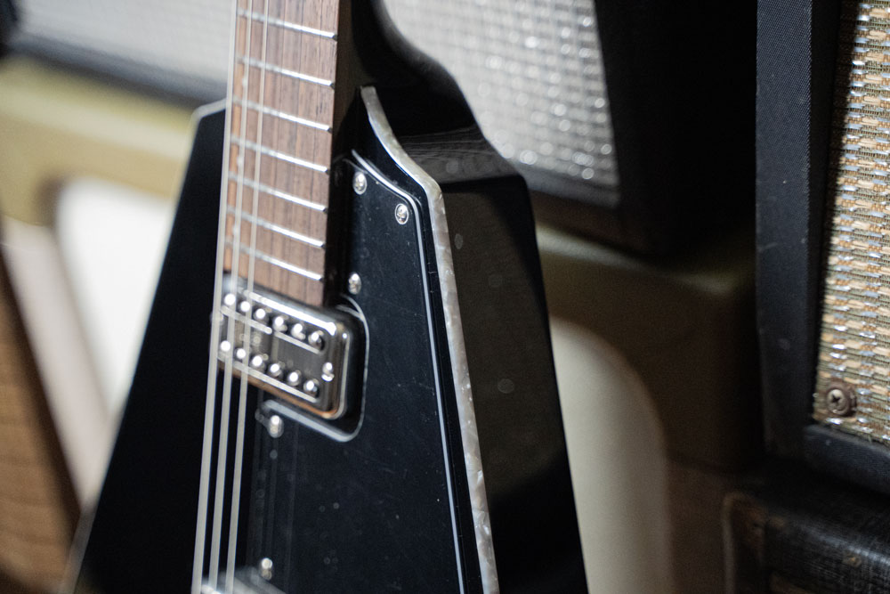 BLAST CULT入荷情報3   
Hollow V BK with Bigsby！ 
Coolな一本。奏でるジャンルは、一つです。
ご興味ある方、是非。 近日Online Shopへ掲載します。    taurus-corpo.com/blastcult-guit… 

#blastcult #ブラストカルト