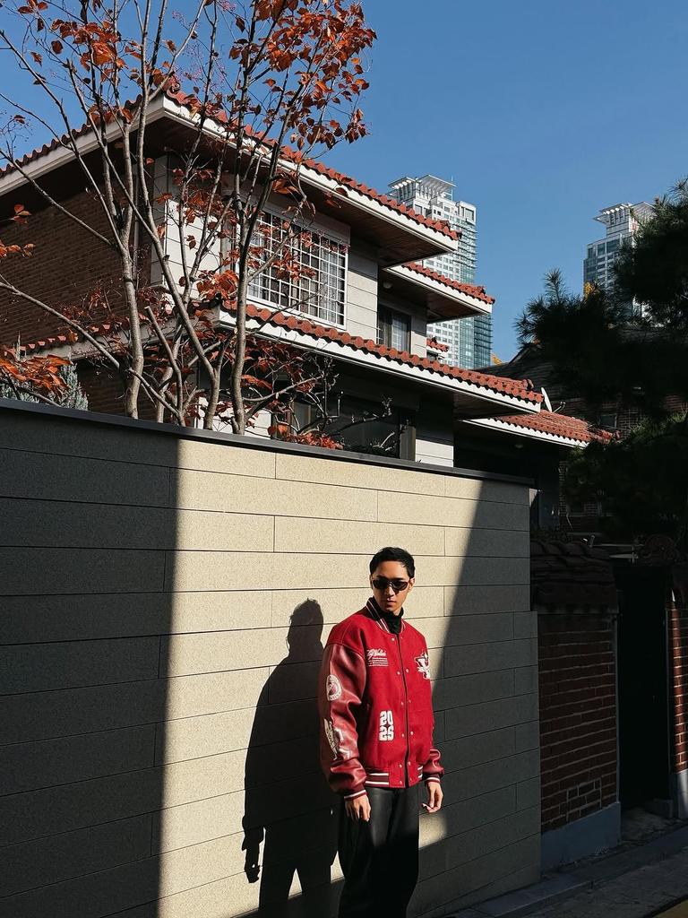 myrnanewss's tweet image. #RNANEWS #RNASELEBSTYLE Somewhere between calm and chaos. BY #RizalRasid #Alpha #BangBang #BigStageAlpha2025