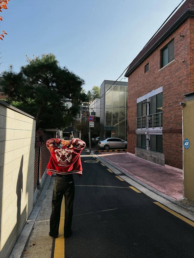 myrnanewss's tweet image. #RNANEWS #RNASELEBSTYLE Somewhere between calm and chaos. BY #RizalRasid #Alpha #BangBang #BigStageAlpha2025