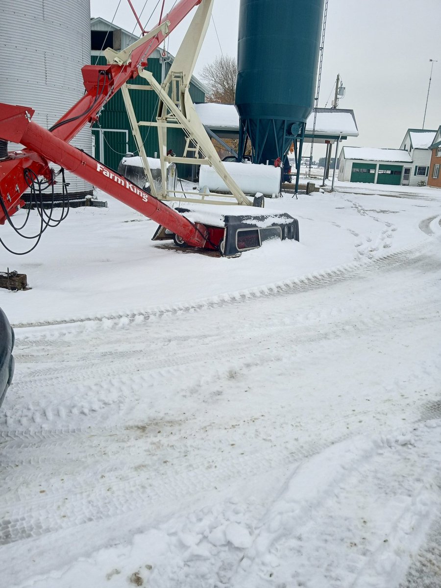OBaigent's tweet image. Hopper topper hard at work in this harvest delay