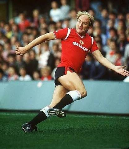 bcbradio's tweet image. At 9pm Patrick Thornton's @selection_box is remote. Featuring tracks by:

@CravenFaults | Christine Ott &amp;amp; Mathieu Gabry | @ATARecords | @WeAreDeLaSoul | @elanor_moss | @chardaywilson | @MidlakeBand | @NMSeymali | @Squeezeofficial