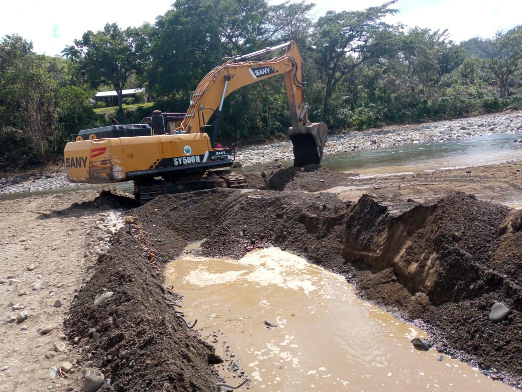 tiempo21cuba's tweet image. Con una parte de sus fuerzas distribuidas en tres provincias del oriente cubano de manera simultánea, los trabajadores de la Empresa de Construcción y Montaje de #LasTunas demuestran ser un pilar fundamental para la recuperación
#Melissa #UnidosXCuba 
👉🔗 periodico26.cu/index.php/es/p…
