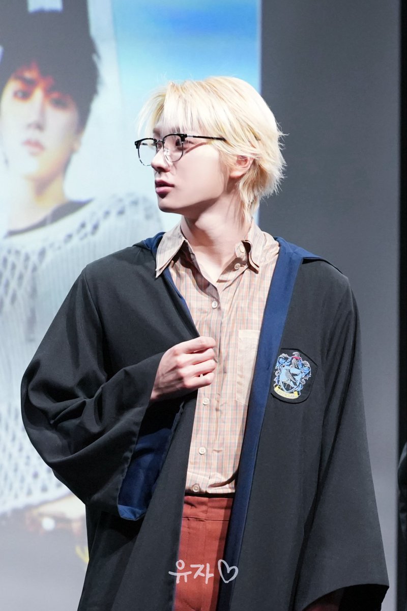 251101｜미니팬미팅

“래번클로는 가장 똑똑한 아이들만 가르치도록 하세.” 🦅

#BOYNEXTDOOR #보이넥스트도어 
#SUNGHO #성호 #ソンホ #朴成淏