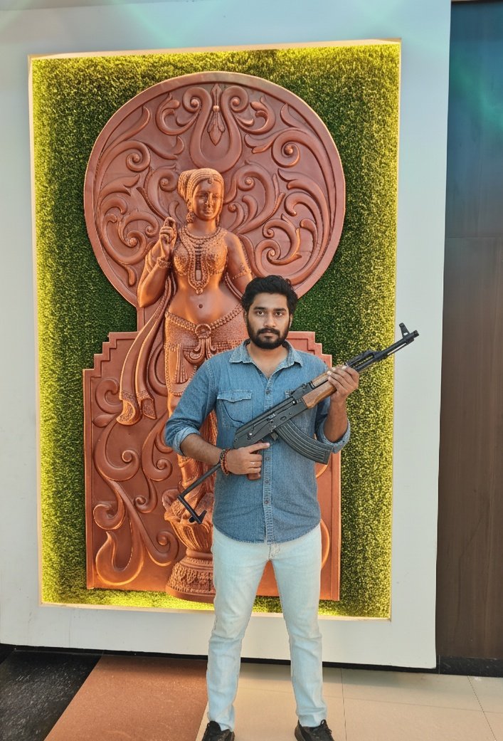 SahViraj's tweet photo. यह अकेली ऐसी राइफल है, जो किसी भी वातावरण में काम कर सकती है — चाहे पानी हो, मिट्टी हो या रेत हो। यह अपनी सादगी और टिकाऊपन के लिए प्रसिद्ध है @Google @GoogleIndia @googlechrome @GoogleTrends @googledevs  @MicrosoftEdge @amazon viraj viraj narayan sah Viraj narayan https://t.co/bkmhu0oiHQ