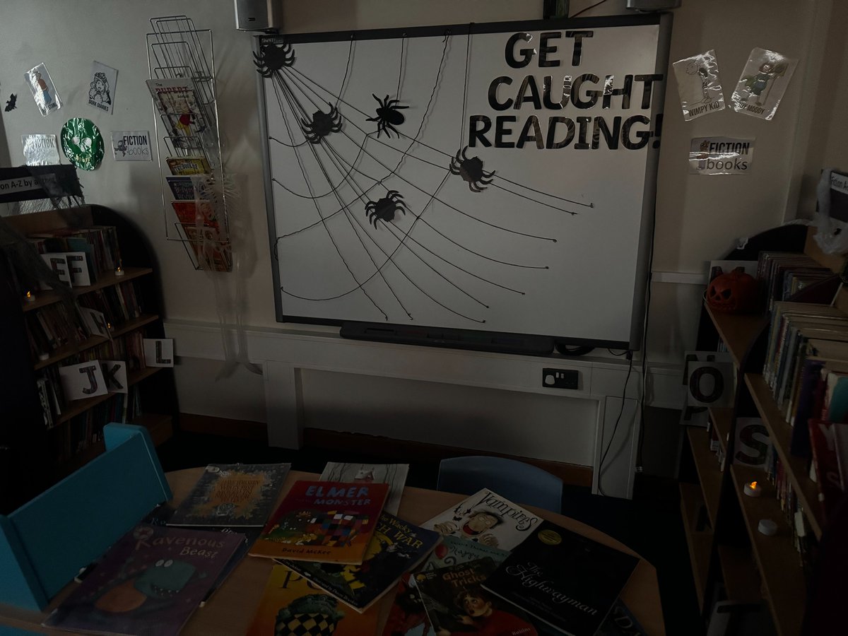 StarksField's tweet image. Our KS1 children celebrating Halloween in the library! 👻🎃