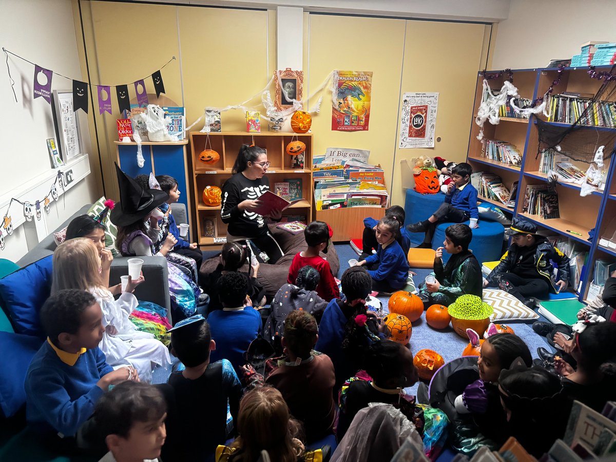StarksField's tweet image. Our KS1 children celebrating Halloween in the library! 👻🎃
