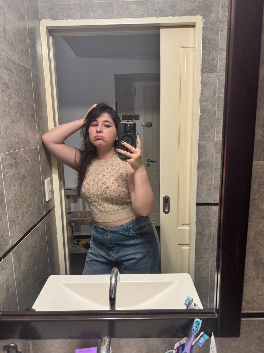 iris 💕 tweet media