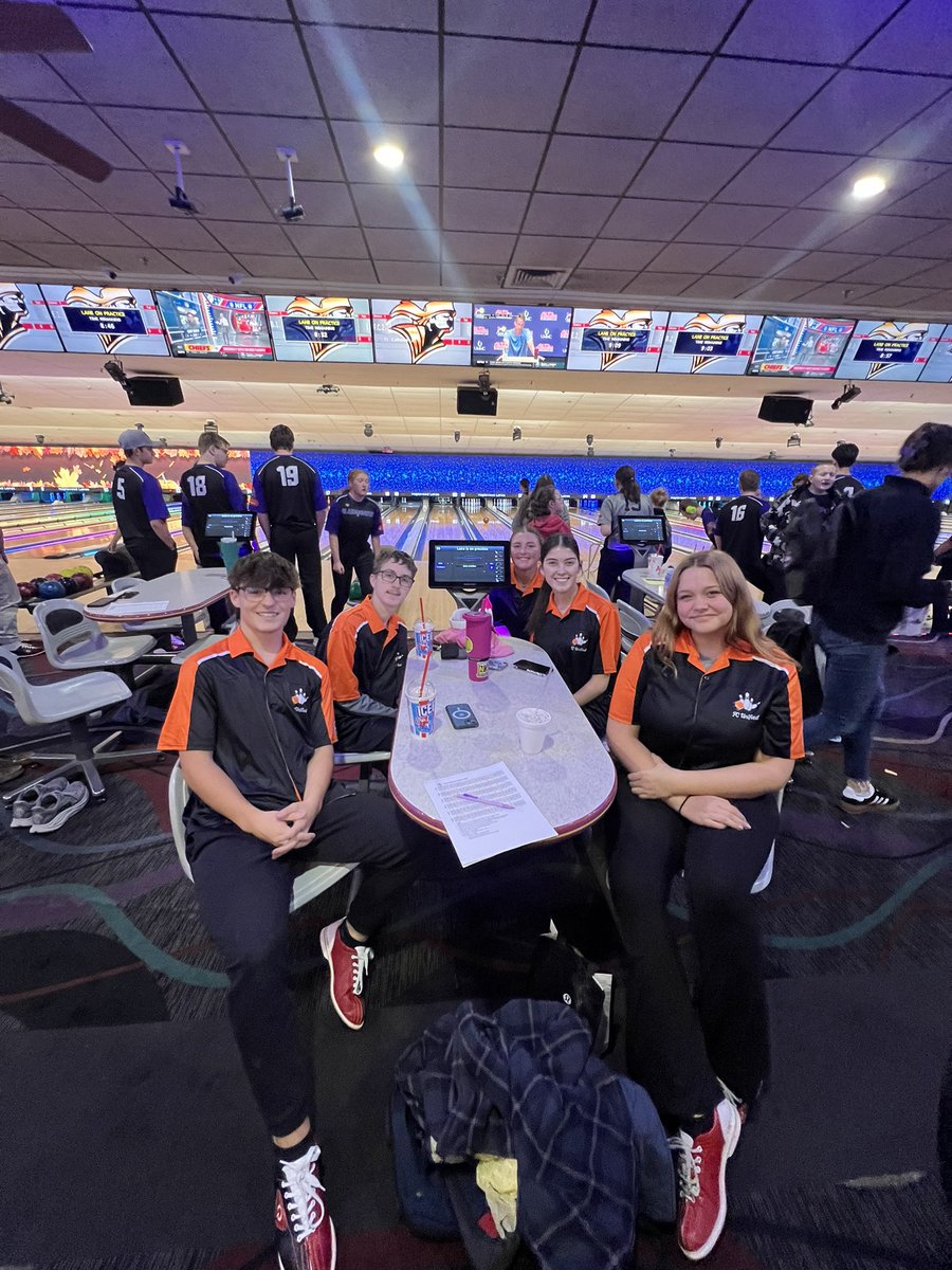 FCUnified's tweet image. Our first home unified bowling meet starts in 5 mins!