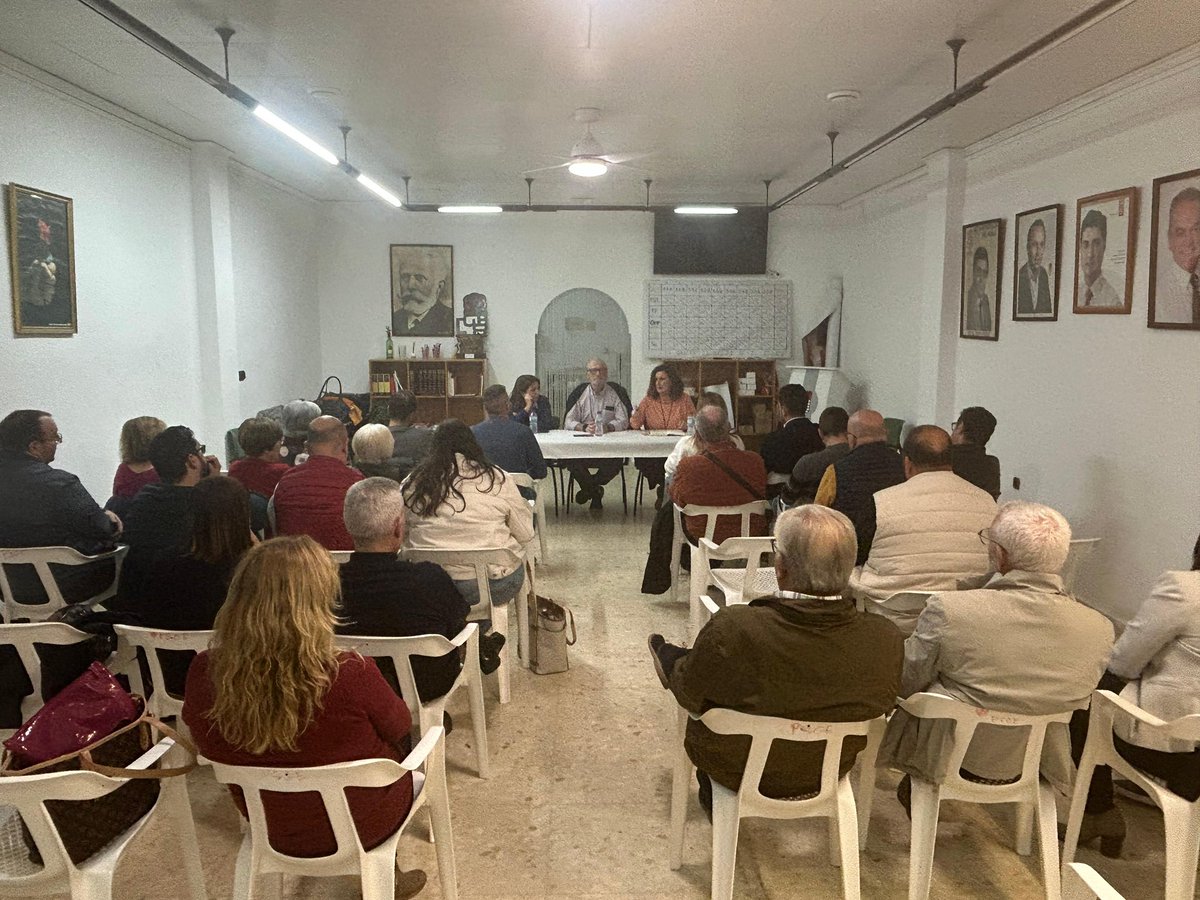 📢 Ayer en El Puig celebramos una reunión #VolemVotar con nuestras diputadas comarcales Mercedes Caballero y Sonia Borruey.
Un encuentro que refuerza nuestro compromiso con la transparencia y la participación.

#PSPV #HortaNord #ElPuig #Socialistes #Democràcia