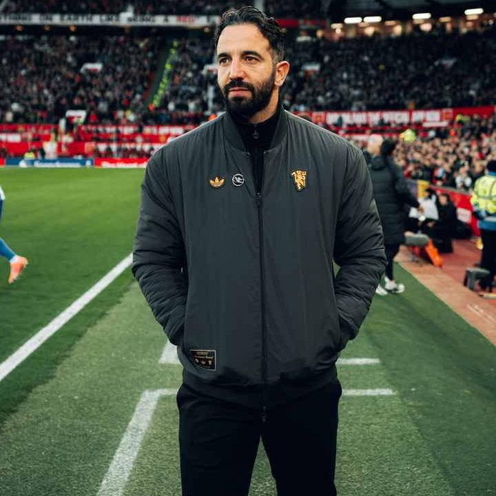 Footballtweet's tweet photo. 🚨 The clubs with the 𝗘𝗔𝗦𝗜𝗘𝗦𝗧 next five matches in the Premier League ranked:

1️⃣ Manchester United 
2️⃣ Liverpool
3️⃣ Aston Villa
4️⃣ Brighton
5️⃣ Crystal Palace
6️⃣ Tottenham Hotspur
7️⃣ Manchester City 
8️⃣ Nottingham Forest
9️⃣ Chelsea
🔟 Burnley

✍️ @SkySports https://t.co/meYsKNFZSA