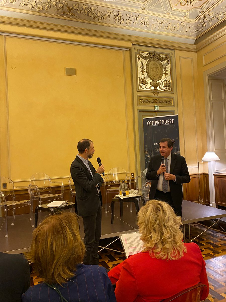 Si è concluso l'evento di presentazione del sesto numero di #Comprendere "Nucleare: uno stranamore?" con i saluti introduttivi di <a href="/laelius/">Lelio Alfonso</a> e la moderazione di <a href="/Luke_like/">Luca Zorloni</a>, Head of Editorial content <a href="/wireditalia/">Wired Italia</a>.