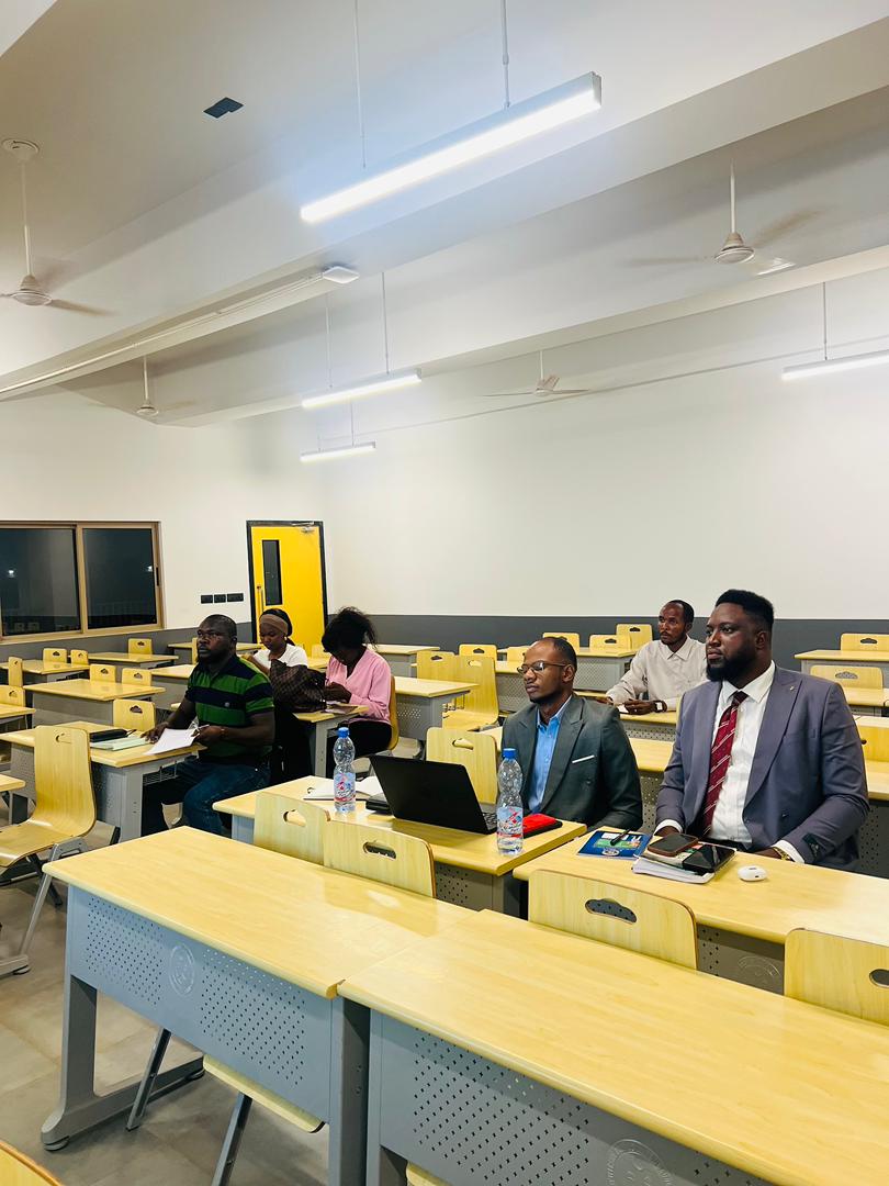 Ibandagrace's tweet photo. #Science: 🎓 Un nouveau chapitre commence !
C’est avec une immense joie que je débute le Master 1 en Droit du Numérique à l’Université Protestante de #Lubumbashi. 
Un parcours exigeant, parfois court dans le temps, mais dense par la richesse de son contenu.
Entouré de nouveaux compagnons de route, nous entamons ensemble une aventure intellectuelle et humaine, jalonnée de découvertes, de réflexions profondes et sans doute de quelques nuits blanches. 
Mais ces efforts auront du sens, ils serviront une cause noble celle de bâtir un espace numérique juste, éthique et souverain pour notre société.
Ce Master, le tout premier en RDC et en Afrique centrale, s’impose comme un véritable parcours #PréDoctoral, une passerelle vers la recherche et la spécialisation avancée en Droit du numérique.
@Kandolo_
@wembi_steve  @droitnumCD