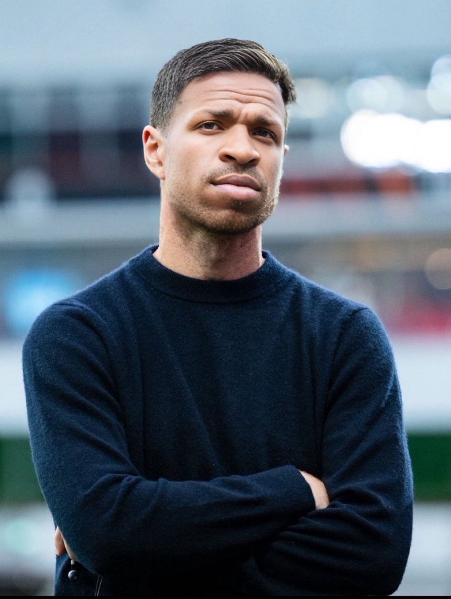 فينيسيوس ينقل وباء القىردة لـ تشابي الونسو :