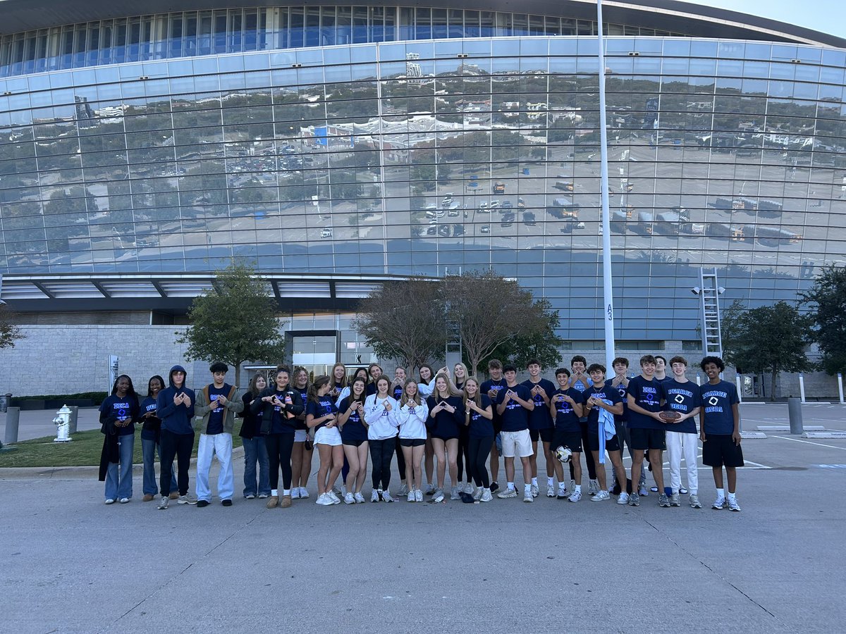 PEARCEDECA's tweet photo. JJP DECA enjoys learning about Sports Marketing at DECA Day with the Cowboys. Such a great experience today! @JJPearceHS @RISD_CTE https://t.co/G0IRg4rPJX