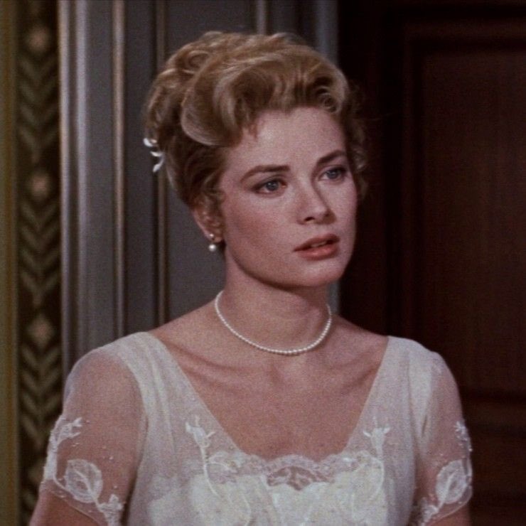 filmsnoiraddict's tweet photo. happy heavenly birthday to the princess of hollywood 🤍 https://t.co/vOoPjaiDiX