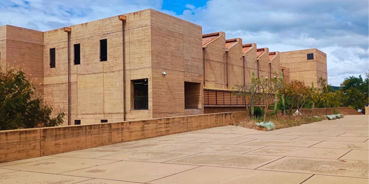 ¡FELICIDADES! 🎉  
El <a href="/AGEO_GobOax/">AGEO</a> ha sido reconocido como "Edificio del Año 2025" por <a href="/EdificiosMexico/">Edificios de Mexico</a>.  
Un merecido honor para la arquitectura que protege el patrimonio histórico de #Oaxaca.

edemx.com/site/2025/11/1…