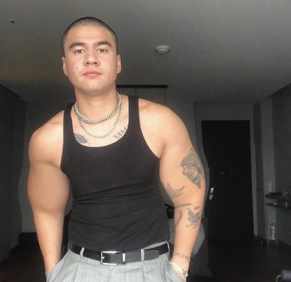 hoisumichael's tweet image. who are you?                         i’m you but cuntier