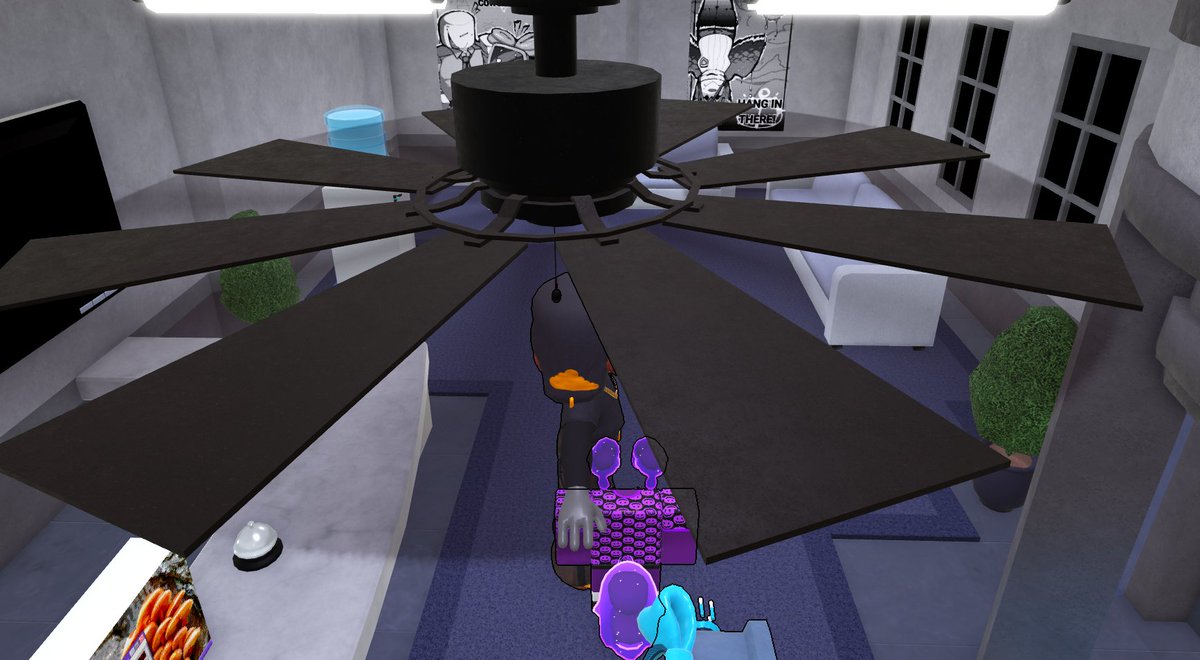 Starveldt's tweet image. have been learning how to model through complete experimentation and tinkering w/ old models, here are two that i've completely redone (blender and ingame screenshots)
much more but i shant screenshot them, was able to reduce the big scene's tri count from ~200k to ~160k