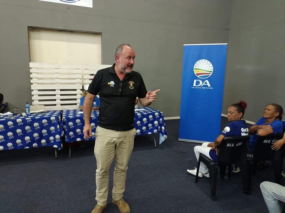 retiefnmb's tweet image. Altyd lekker in Gamble! Great meeting in which we discussed ways to #getNMBworkingagain 👏🏽

Enjoy your evening, Kariega/ Uitenhage!
#Retief4Mayor