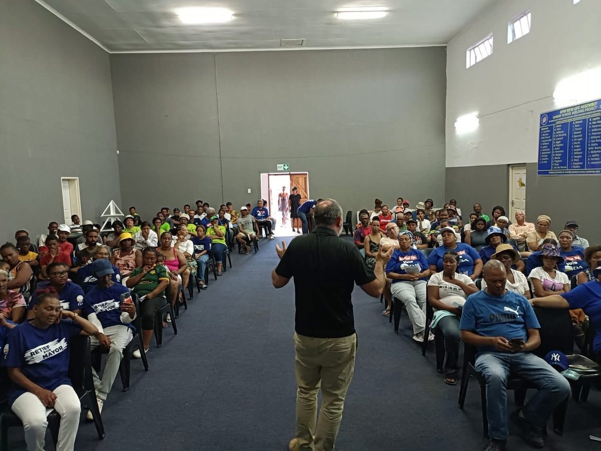 retiefnmb's tweet image. Altyd lekker in Gamble! Great meeting in which we discussed ways to #getNMBworkingagain 👏🏽

Enjoy your evening, Kariega/ Uitenhage!
#Retief4Mayor