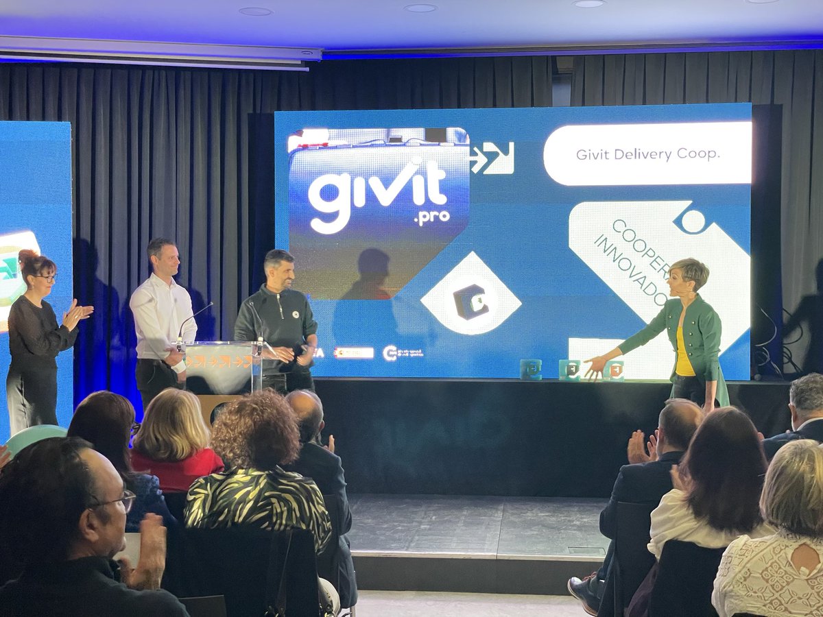 Coopsdetrabajo's tweet image. 🏆El premio a la “Cooperativa innovadora” es para Givit Delivery Coop. @GivitPro una cooperativa de trabajo, que realiza la prestación de servicios de mensajería profesional y reparto, dignificando la figura del “rider”
