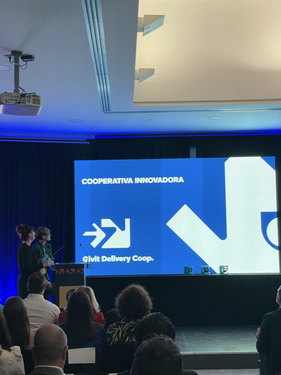 Coopsdetrabajo's tweet image. 🏆El premio a la “Cooperativa innovadora” es para Givit Delivery Coop. @GivitPro una cooperativa de trabajo, que realiza la prestación de servicios de mensajería profesional y reparto, dignificando la figura del “rider”