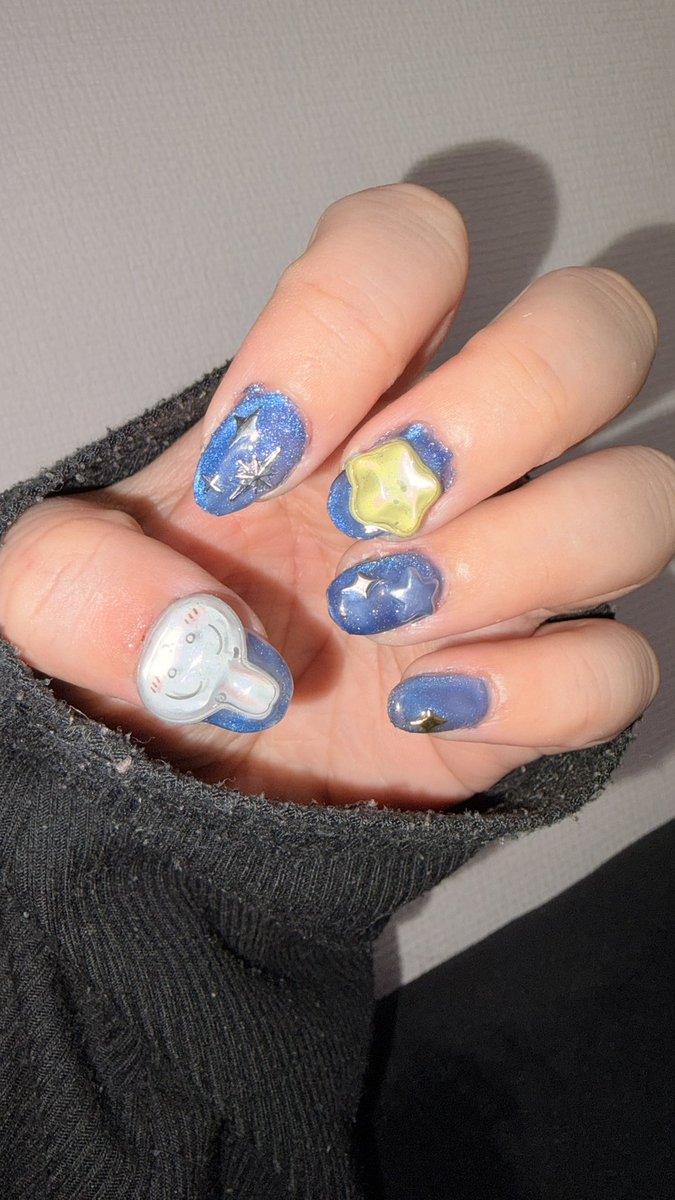 ntm_uw66's tweet image. ボンボンドロップネイルやっと出来た〜
かわいい〜
眠過ぎて雑なのは目をつぶりたい🫠