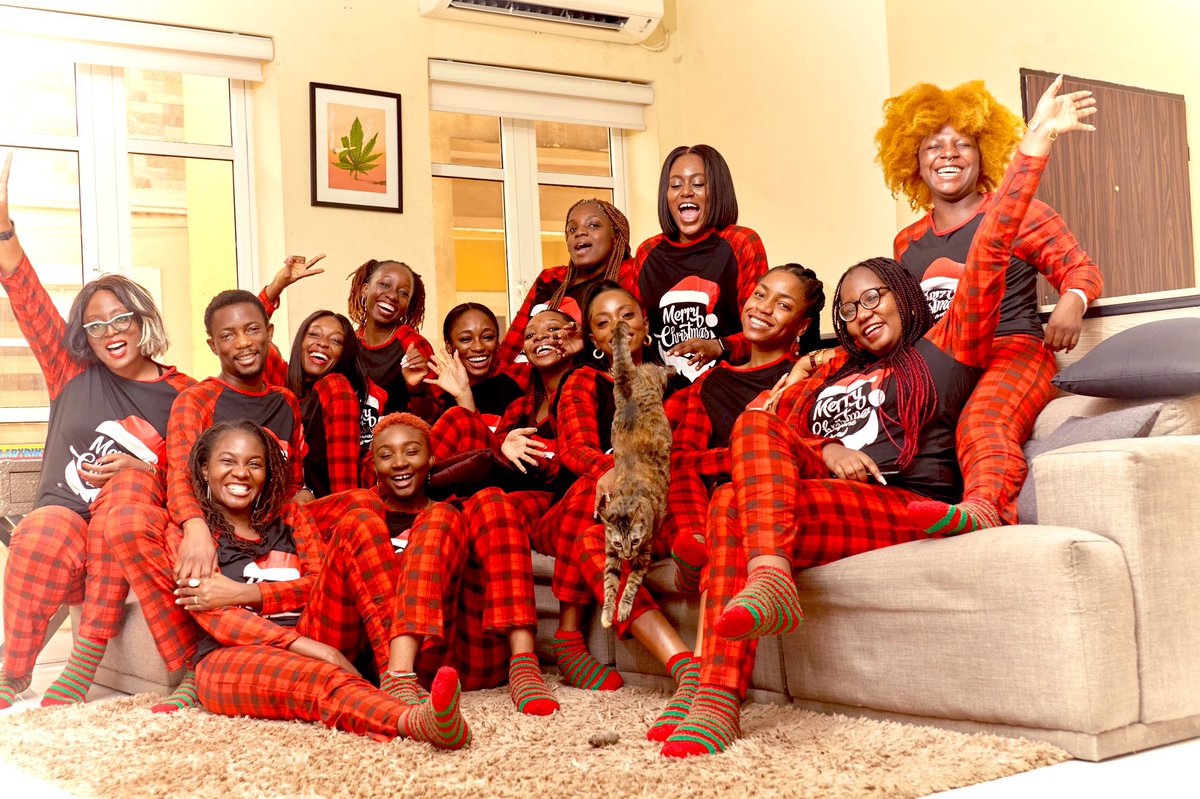 UnkleAyo's tweet image. He doesn&apos;t even bother go for Champions league players - just Serie C &amp;amp; League II bottlers.

These ones, as long as you give them spaghetti bolonoah - you&apos;ve bought their loyalty for life.

Not even another nigga in sight. My mentor.

Ezra agba, oluaye paystack, purrtriach mi 🙌🏾