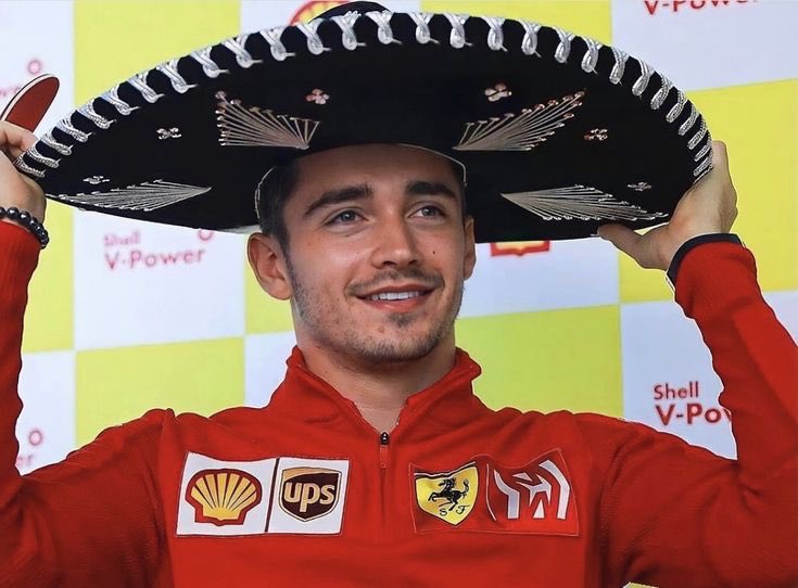 Chicas por dios son idénticas