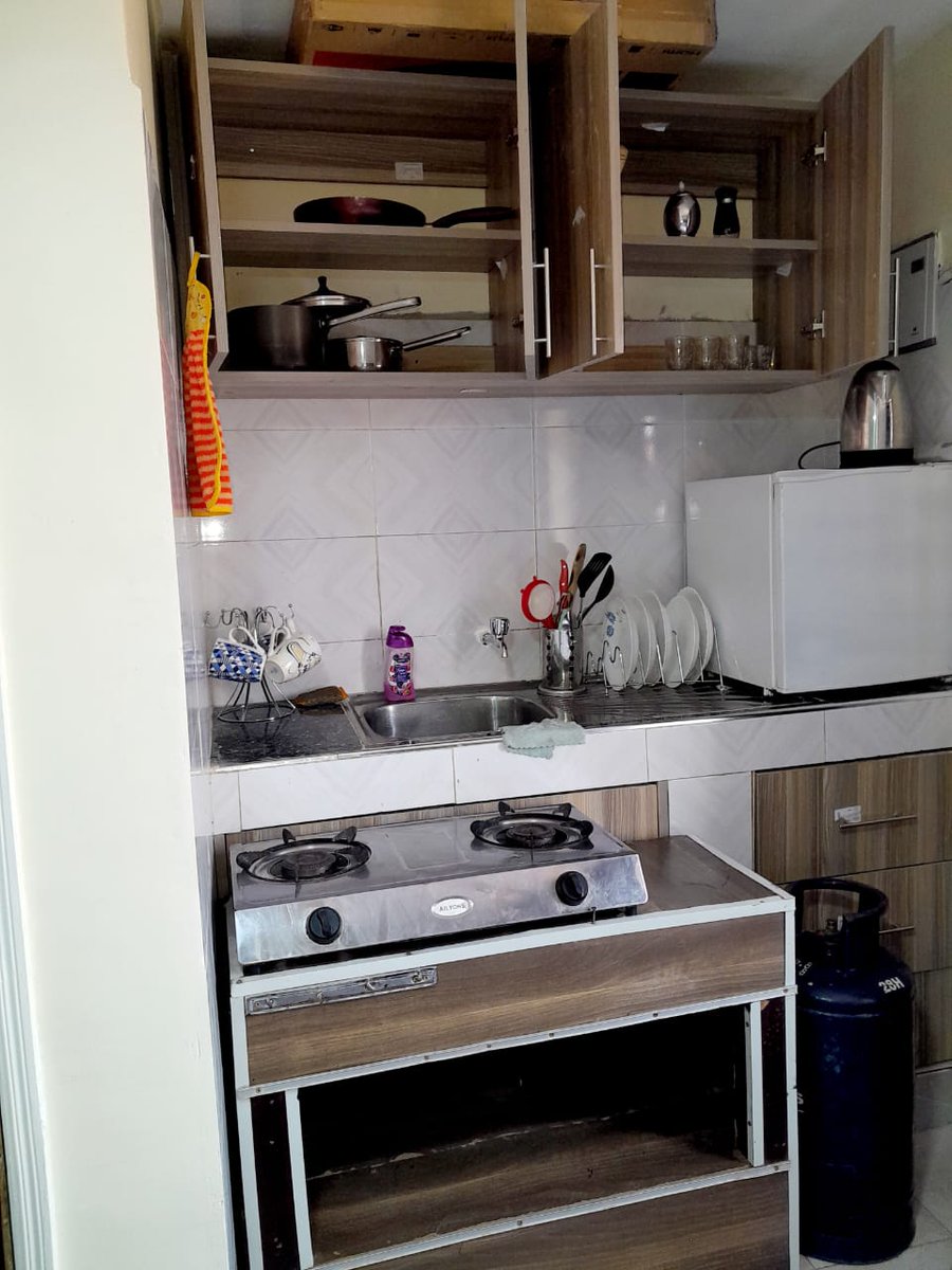 Dalahomes's tweet photo. Fully furnished Airbnb now available in Kisumu ready for check in. Close to the main Kisumu-Nairobi road, CBD, Dunga hill camp, airport, lake, and with tight security. Free wifi and Netflix included. Hit me up on 0743146637 for bookings https://t.co/dwsNPp4Gkq