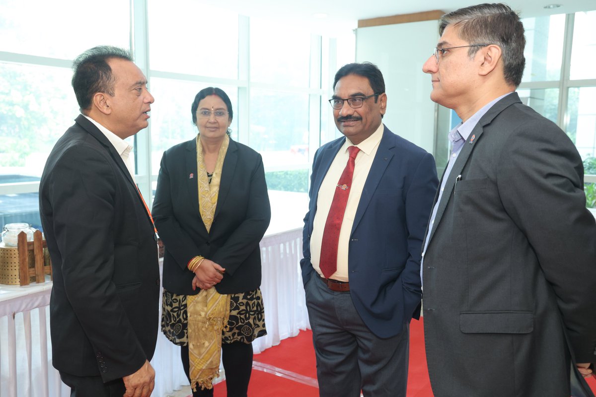 #DemandEstimation exercise by #PPAC held for NR &amp; ER states at OIDB Noida. Sh.Kamal Sheel,CGM &amp; SH OSO and Smt. Susmita Tripathy,GM(CC,Plg &amp; CD) presented demand scenario for Odisha. Odisha got felicitated by Secy.OIDB &amp; DG PPAC,ED Plg as  the #BestPPT  <a href="/IndianOilcl/">Indian Oil Corp Ltd</a>
